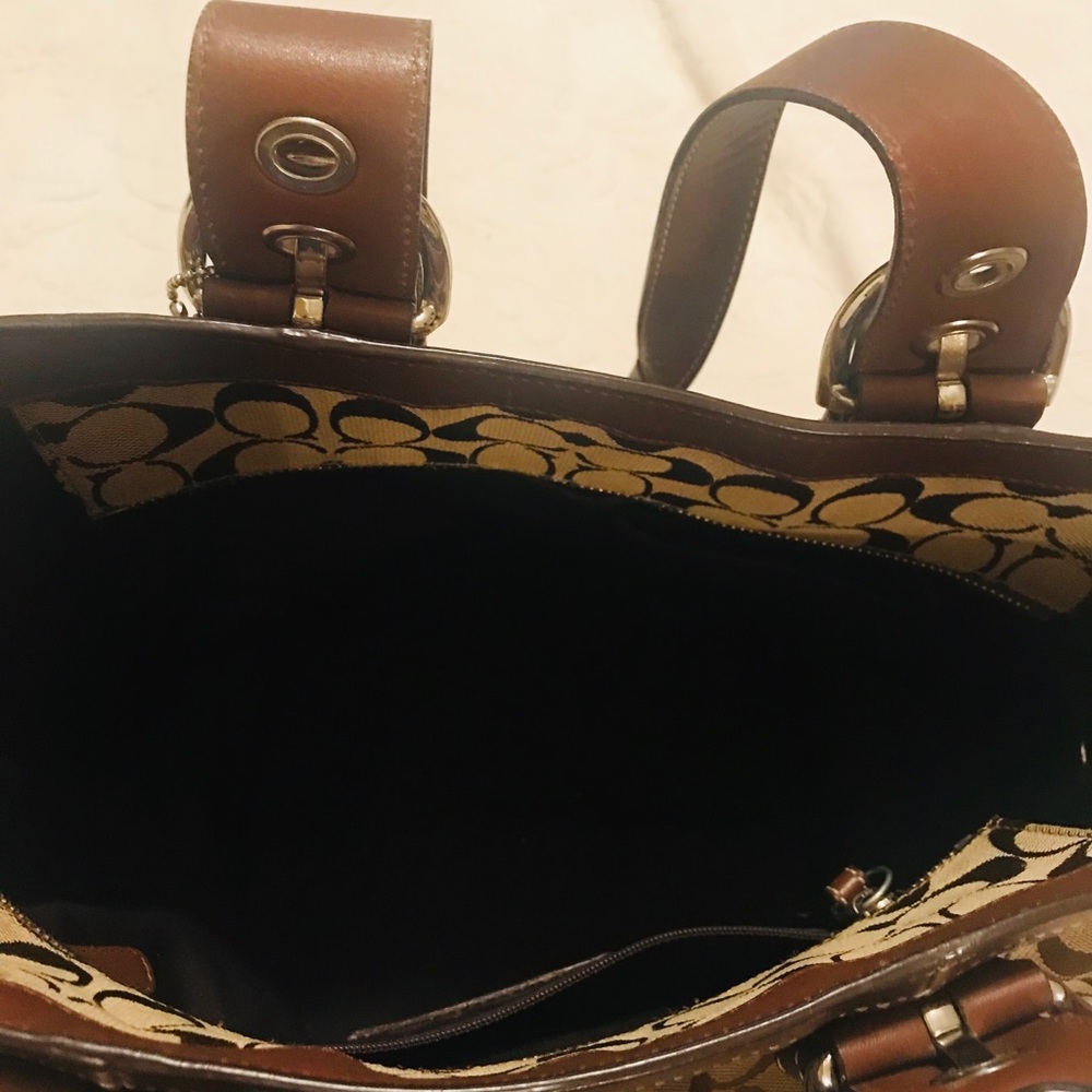 Coach Carry-All Purse - Picture 5 of 5